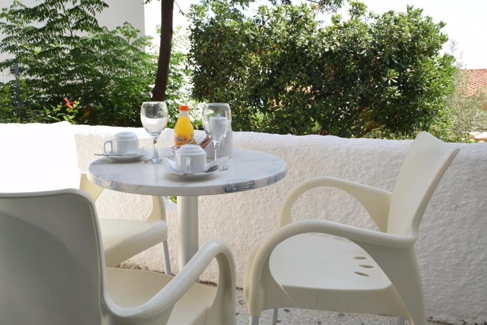 Attica Hotel Ephie Vathí Buitenkant foto